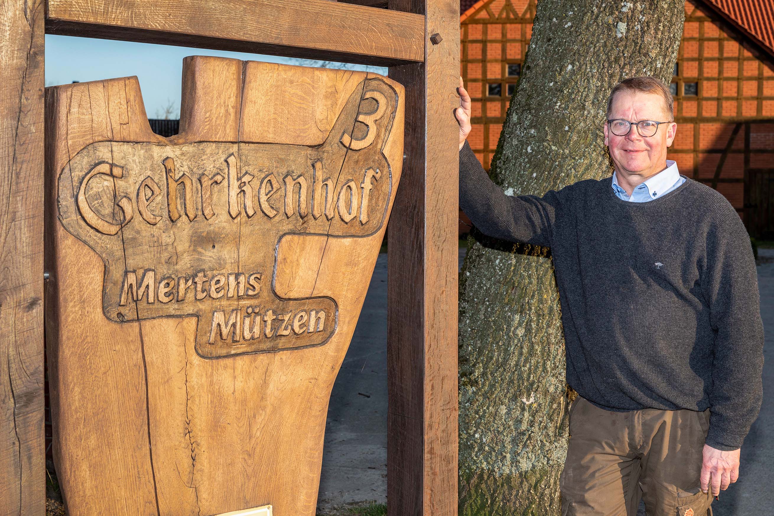 Für Hauke Mertens haben der Boden und die Bodenfrucht einen besonderen Stellenwert (Bildquelle: Uwe E. Nimmrichter) Für Hauke Mertens haben der Boden und die Bodenfrucht einen besonderen Stellenwert (Bildquelle: Uwe E. Nimmrichter)