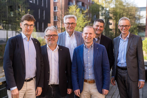 Das gemeinsame Führungsteam von TIMETOACT GROUP und catworkx. Foto: catworkx Das gemeinsame Führungsteam von TIMETOACT GROUP und catworkx. Foto: catworkx