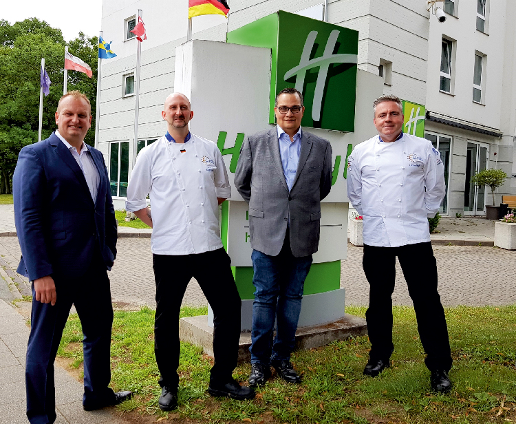 Holiday Inn Lübeck: Gilde der Profi-Köche wählt Kai Otto Jacobson (Bildquelle: Natalie Mucenieks - Holiday Inn Lübeck) Holiday Inn Lübeck: Gilde der Profi-Köche wählt Kai Otto Jacobson (Bildquelle: Natalie Mucenieks - Holiday Inn Lübeck)