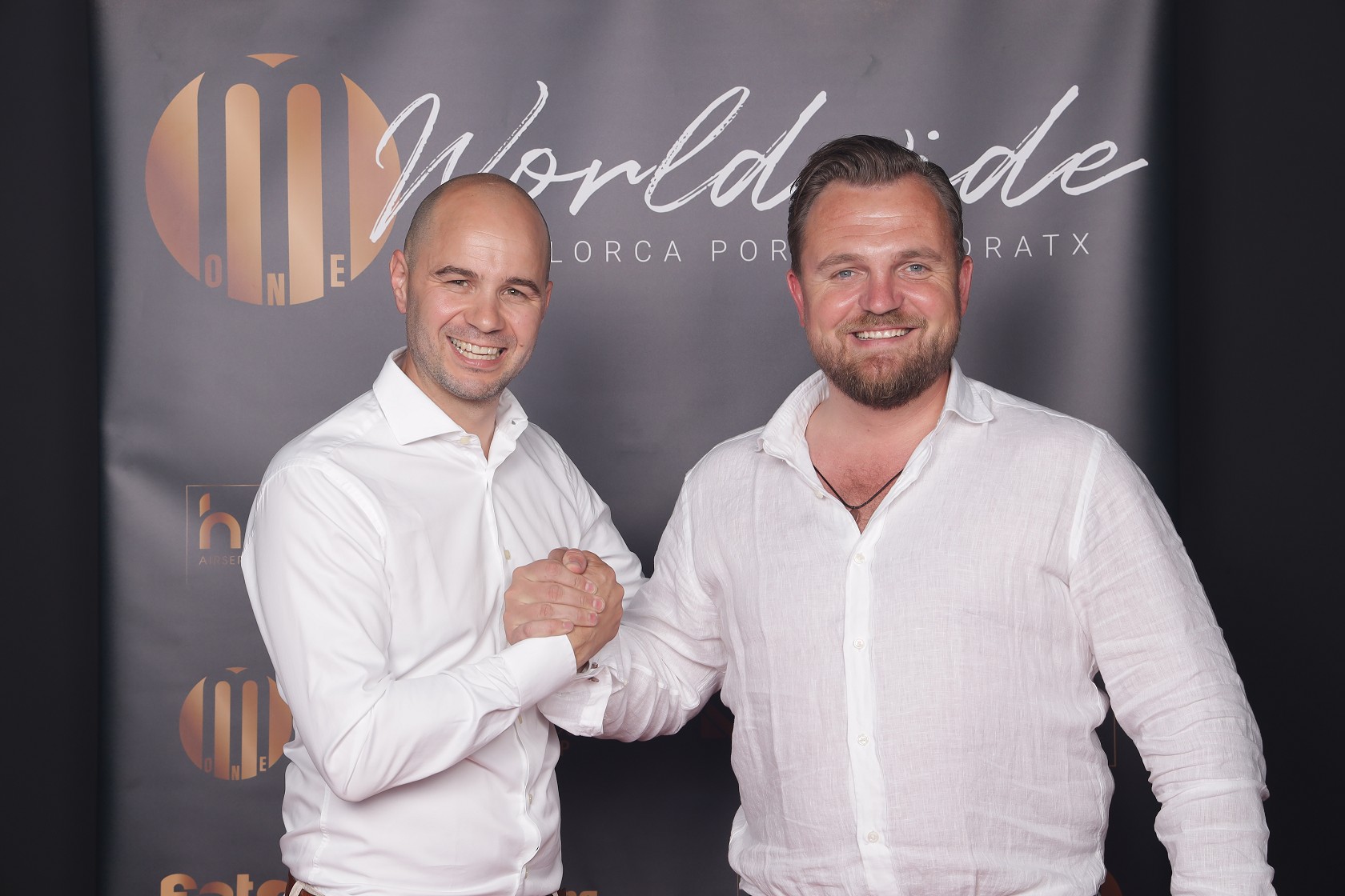 M ONE Geschäftsführer Moritz Beckers-Schwarz (links) und M ONE Inhaber Dominik Mosbacher M ONE Geschäftsführer Moritz Beckers-Schwarz (links) und M ONE Inhaber Dominik Mosbacher