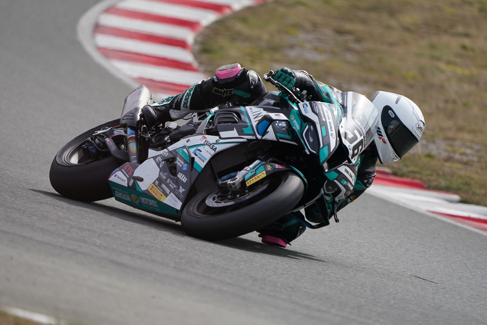 Das Rennsport-Team GERT56 freut sich in der IDM-Saison 2022über den Support von GS YUASA (Bildquelle: GERT56) Das Rennsport-Team GERT56 freut sich in der IDM-Saison 2022über den Support von GS YUASA (Bildquelle: GERT56)