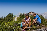 Familienurlaub in den Bergen - hier auf der Hochwurzen unweit vom Hotel Weiden (Apart & Suiten Hotel