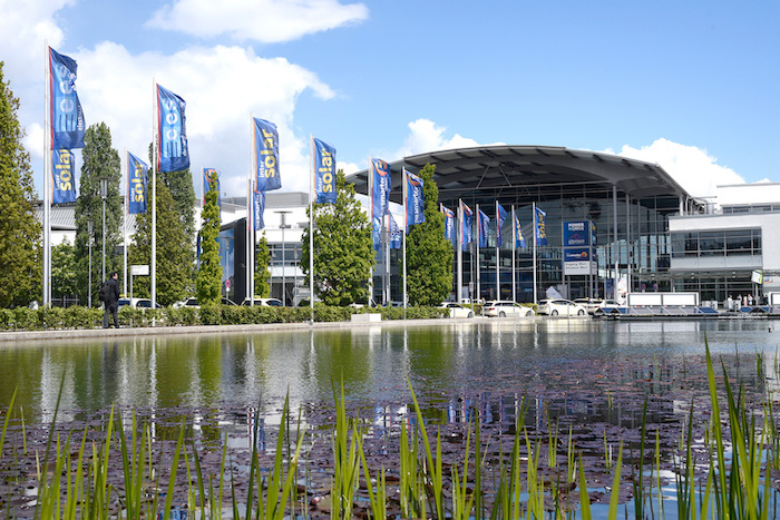 Die Hamburger Green FOX Energy GmbH sondiert auf der Intersolar Europe (11.-13.5.22) Partner (Bildquelle:©Pressefoto Solar Promotion GmbH aus Pforzheim) Die Hamburger Green FOX Energy GmbH sondiert auf der Intersolar Europe (11.-13.5.22) Partner (Bildquelle:©Pressefoto Solar Promotion GmbH aus Pforzheim)