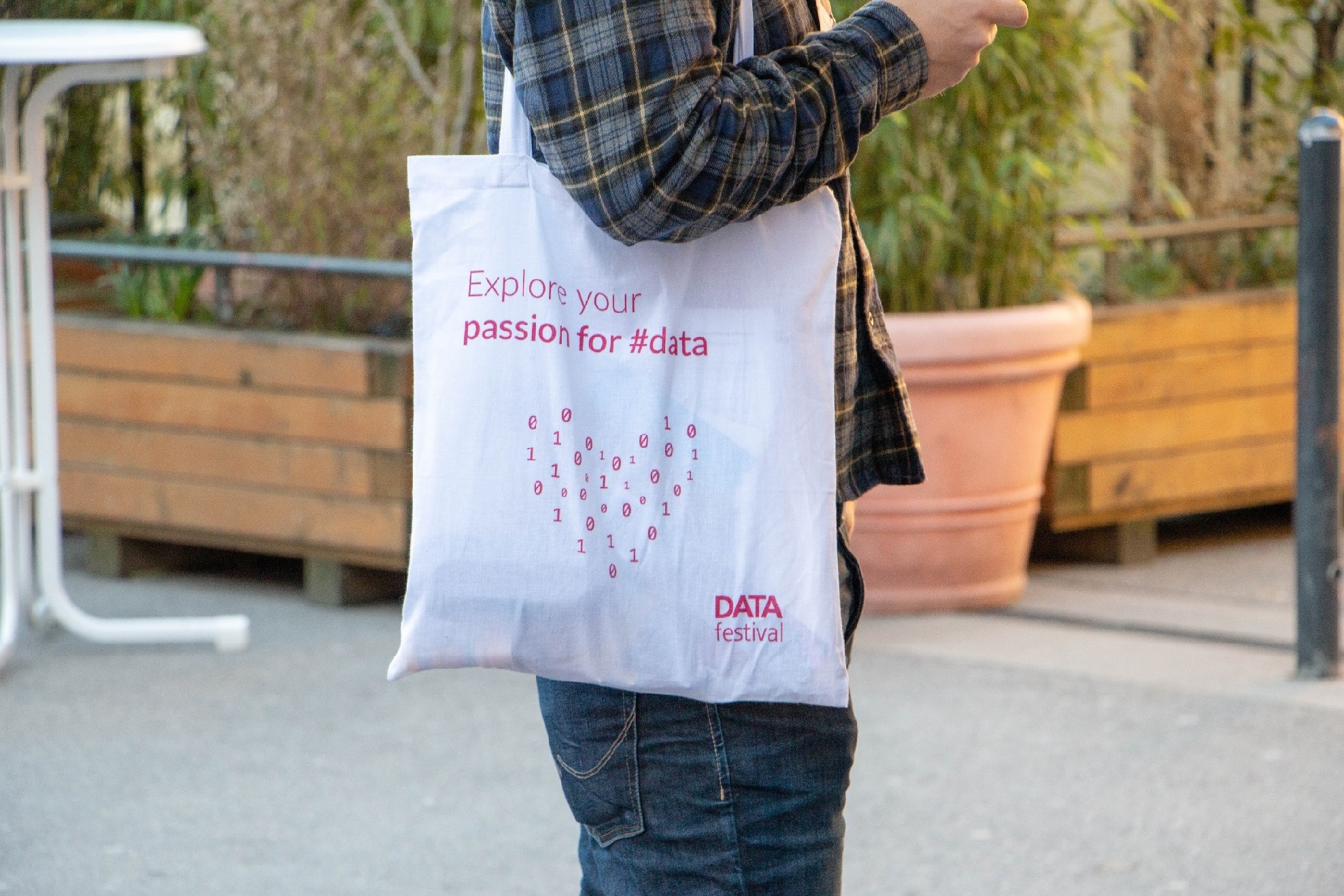 Jeder mit einer"Passion for Data" ist willkommen auf dem DATA festival! (Die Bildrechte liegen bei dem Verfasser der Mitteilung.) Jeder mit einer"Passion for Data" ist willkommen auf dem DATA festival! (Die Bildrechte liegen bei dem Verfasser der Mitteilung.)