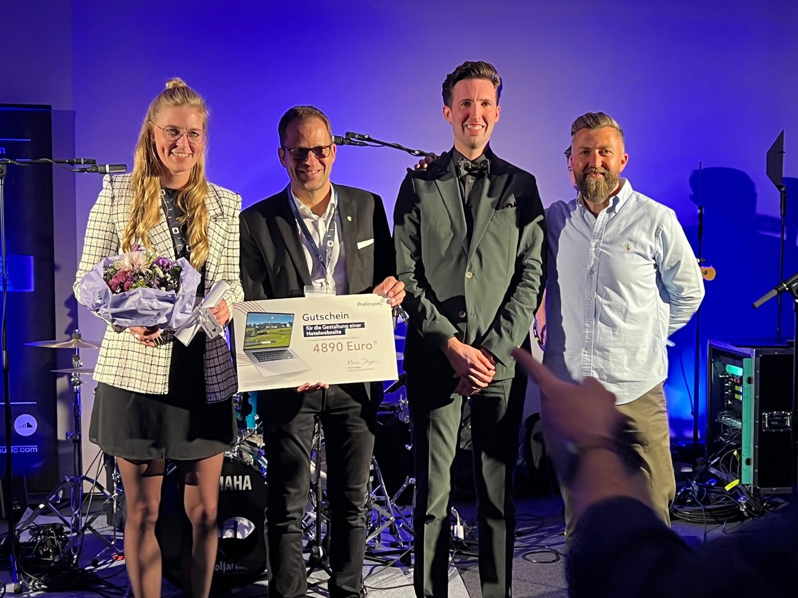 Weissenhäuser Strand gewinnt HSMA Social Media Award 2022 im Segment Kundenbindung (Bildquelle: @Ferien- und Freizeitpark Weissenhäuser Strand) Weissenhäuser Strand gewinnt HSMA Social Media Award 2022 im Segment Kundenbindung (Bildquelle: @Ferien- und Freizeitpark Weissenhäuser Strand)