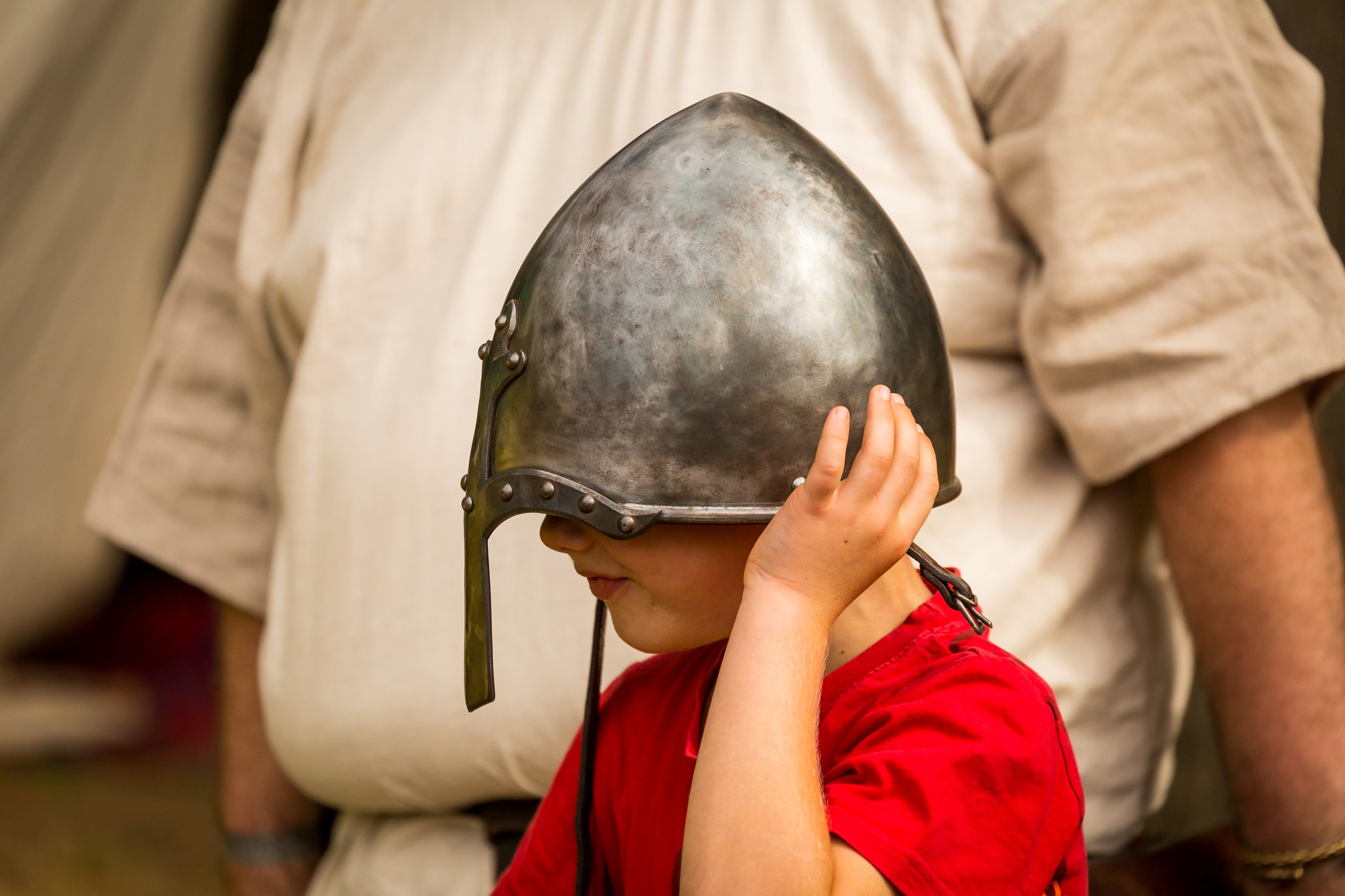 Kinderritter auf Burg Satzvey. Foto: Mike Göhre