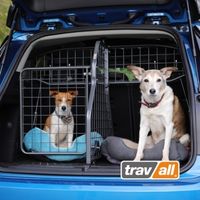 Mit Travall-Zubehör wird der Kofferraum zu einem perfekt ausgestatteten Hundebereich. © Travall