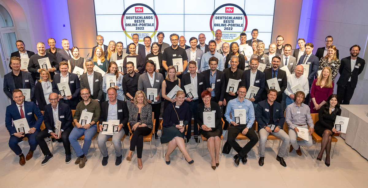 Preisträger des Awards„Deutschlands Beste Online-Portale 2022“(Bildquelle: Thomas Ecke / DISQ / ntv) Preisträger des Awards„Deutschlands Beste Online-Portale 2022“(Bildquelle: Thomas Ecke / DISQ / ntv)