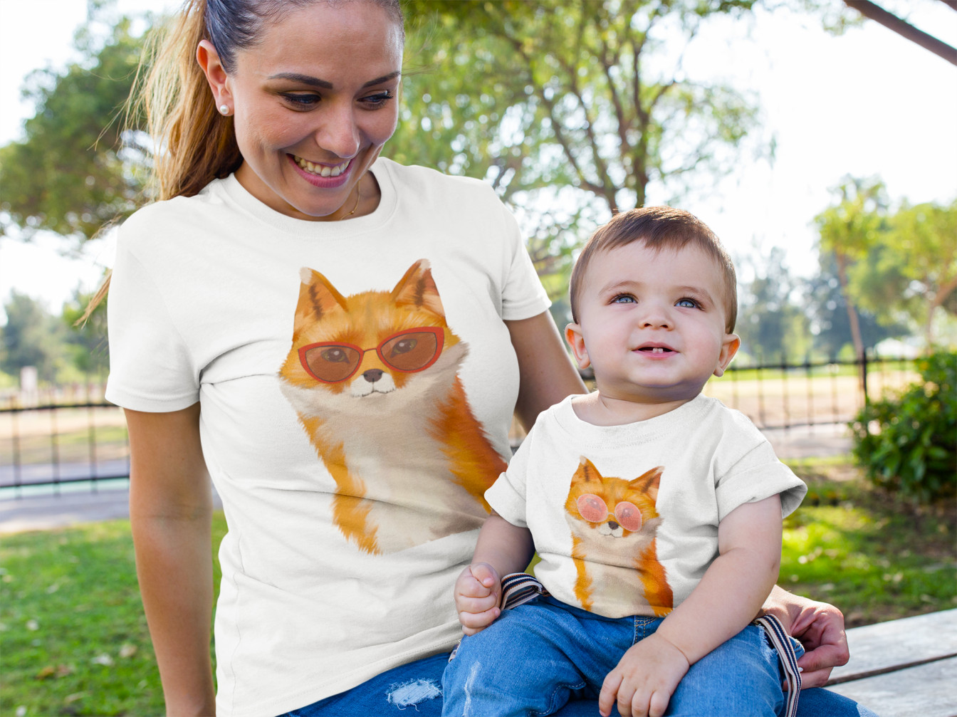 Foto: Familienlook Mutter-Kind-Shirts mit Fuchs Design von BLOOMINIC (Die Bildrechte liegen bei dem Verfasser der Mitteilung.)
