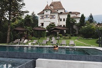 Außenansicht im Sommer (Castel Rundegg)
