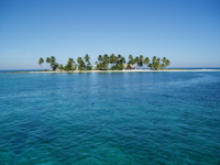 Belize ist ideal zum Katamaransegeln. Hunderte von kleinen Inselchen bilden das 480 Quadratkilometer