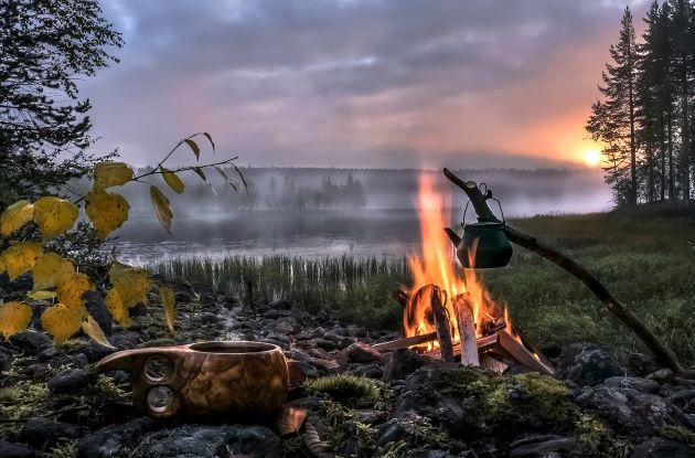 Romantik pur: Ein knisterndes Lagerfeuer in der Wildnis (Bildquelle:©Visit Finland) Romantik pur: Ein knisterndes Lagerfeuer in der Wildnis (Bildquelle:©Visit Finland)