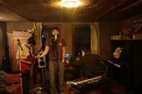 Live im ART Stalker Tusker mit seinem Debütalbum Larry Emotons Live im ART Stalker Tusker mit seinem Debütalbum Larry Emotons