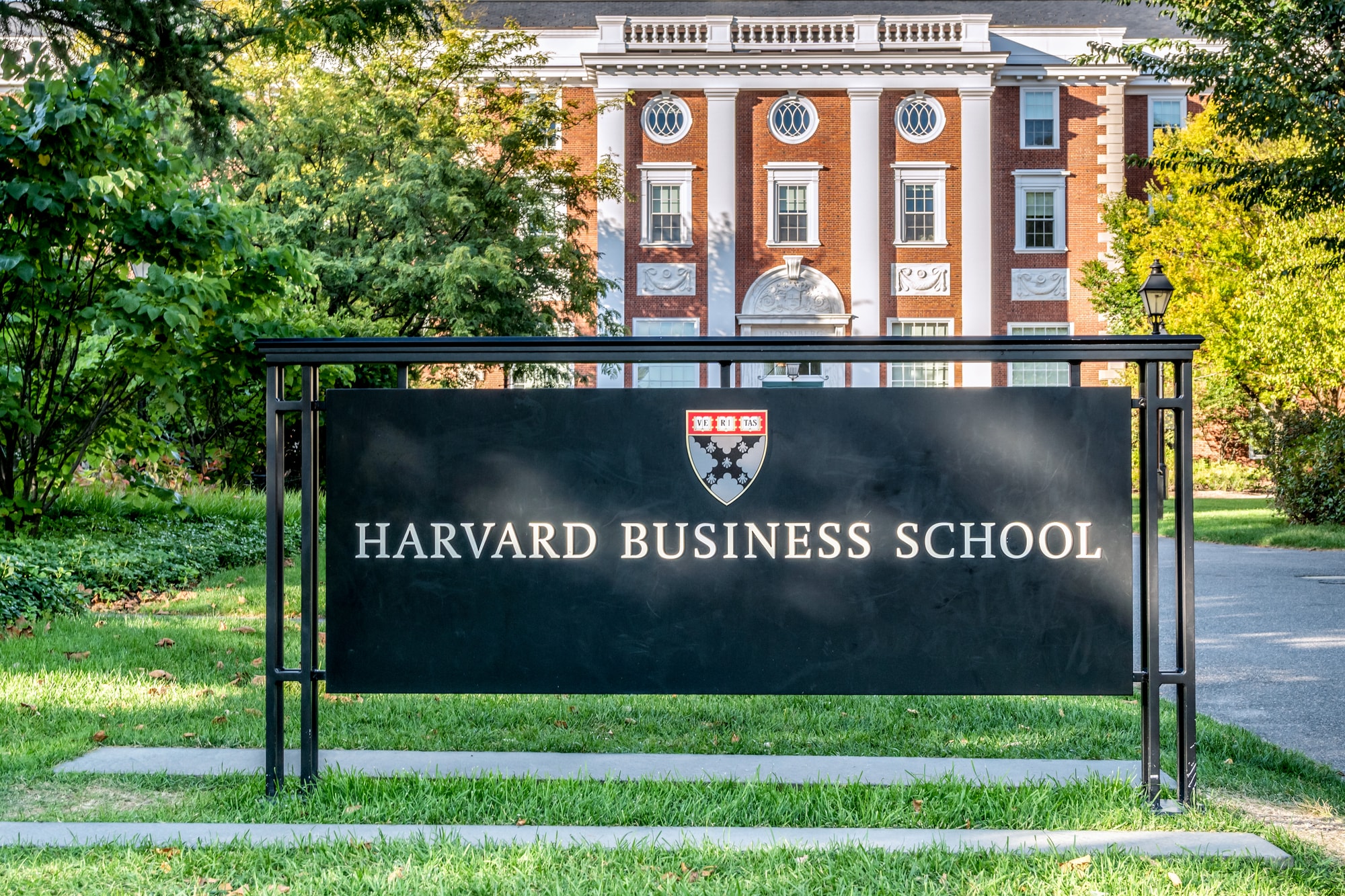 Claudia Sterrer-Pichler - Absolventin der Havard Business School mit Abschluß als Executive MBA