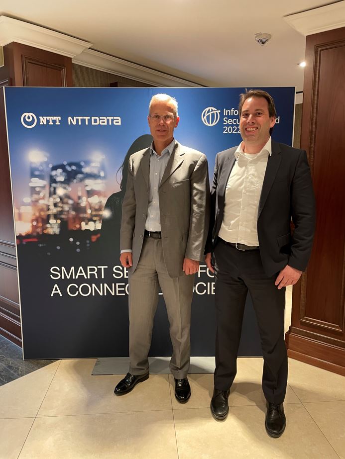 Bernhard Kretschmer, NTT Ltd., und Patrick Schraut, NTT DATA (Die Bildrechte liegen bei dem Verfasser der Mitteilung.) Bernhard Kretschmer, NTT Ltd., und Patrick Schraut, NTT DATA (Die Bildrechte liegen bei dem Verfasser der Mitteilung.)