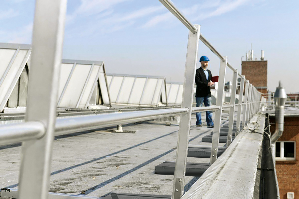 Das KRAUSE SchutzGeländer-System als kollektiver Seitenschutz in praktischer Modulbauweise (Die Bildrechte liegen bei dem Verfasser der Mitteilung.) Das KRAUSE SchutzGeländer-System als kollektiver Seitenschutz in praktischer Modulbauweise (Die Bildrechte liegen bei dem Verfasser der Mitteilung.)