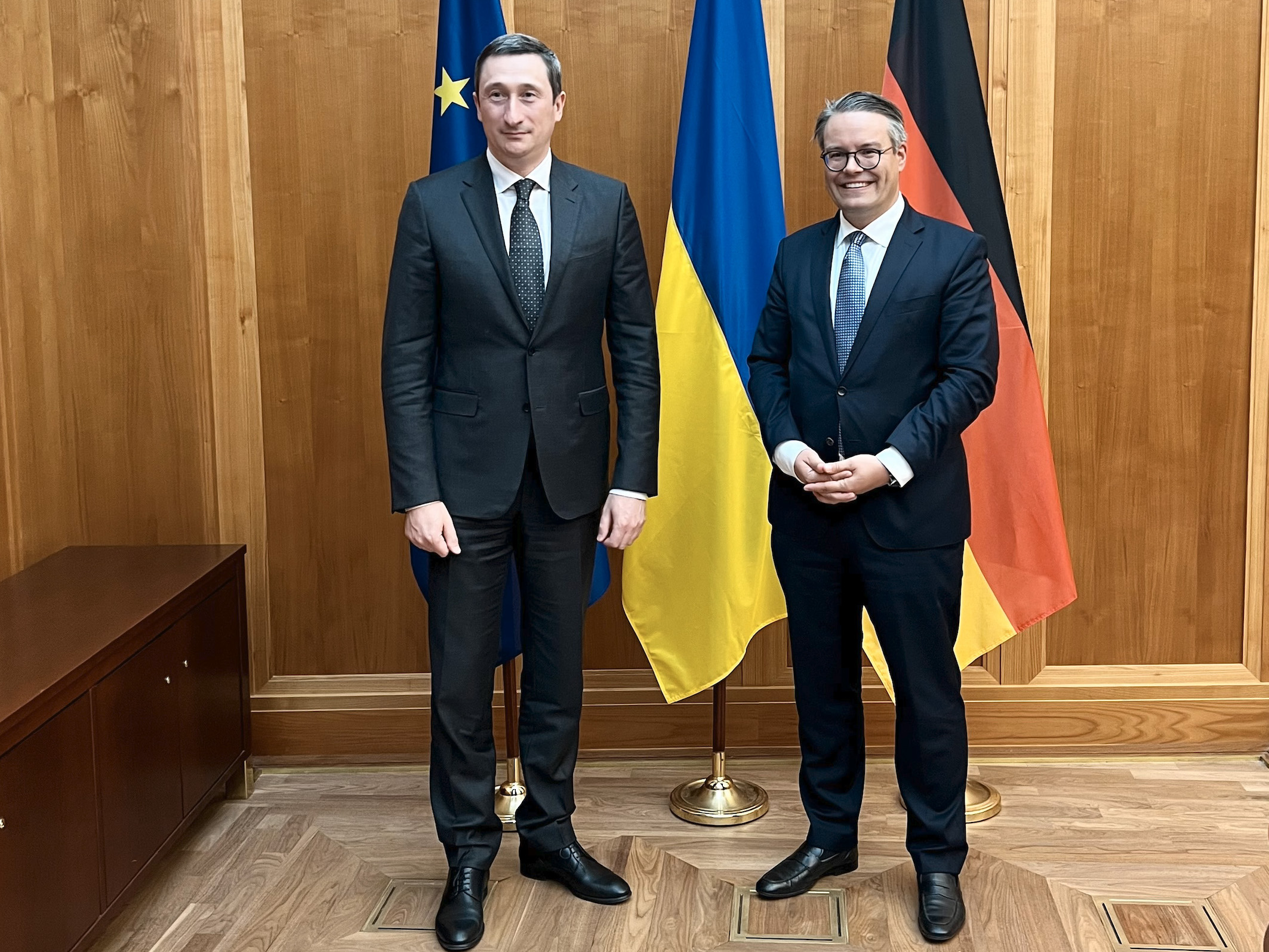 Sonderbeauftragter Oleksej Tschernyschow mit Tobias Lindner, Staatsminister im Auswärtigen Amt (Bildquelle: Foto©Pressedienst Ukraine)