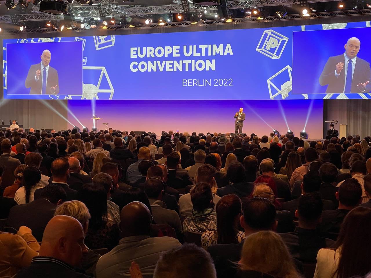 Alex Reinhardt und PLC Ultima revolutionieren die Krypto Welt. Alex Reinhardt und PLC Ultima revolutionieren die Krypto Welt.