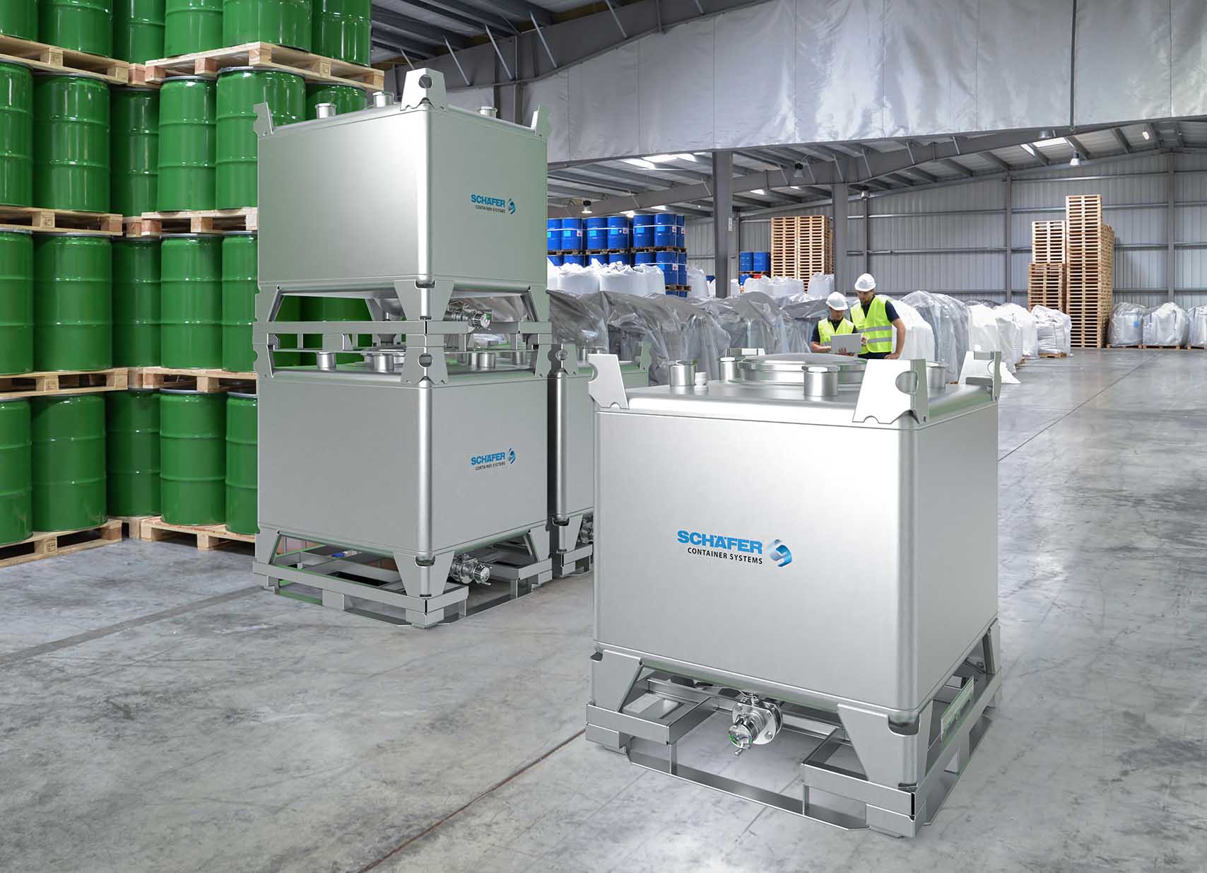 Stapelbarer IBC Mehrwegbehälter aus Edelstahl im Grundmaß einer Industriepalette.