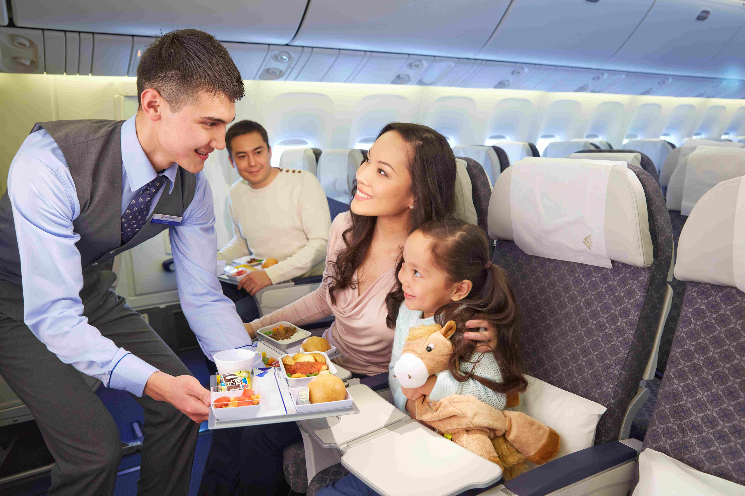 Air Astana wurde zu der Airline Zentralasiens mit dem besten Angebot an Speisen und Getränken gekürt (Die Bildrechte liegen bei dem Verfasser der Mitteilung.) Air Astana wurde zu der Airline Zentralasiens mit dem besten Angebot an Speisen und Getränken gekürt (Die Bildrechte liegen bei dem Verfasser der Mitteilung.)