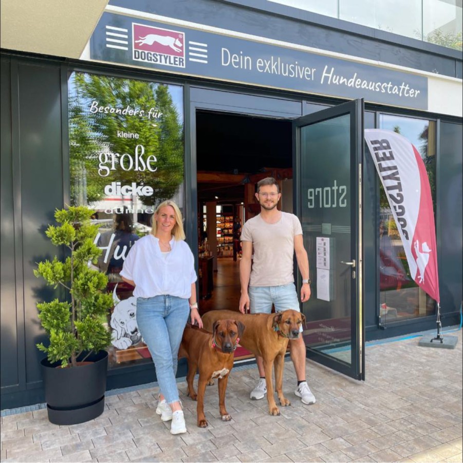 6 Monate DOGSTYLER® Kirchheim unter Teck (© ) 6 Monate DOGSTYLER® Kirchheim unter Teck (© )