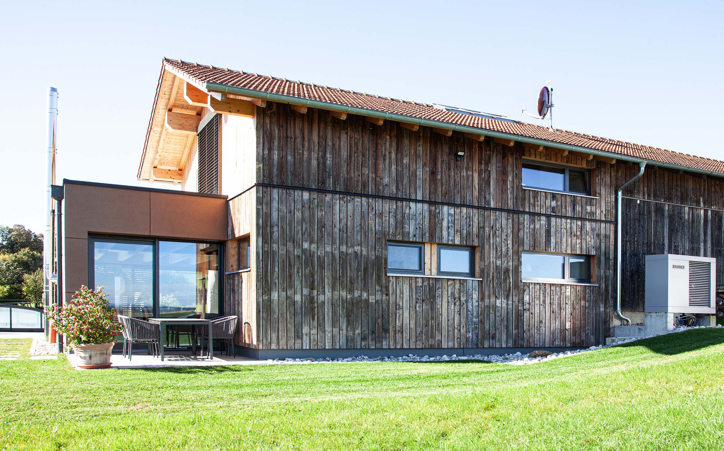 Zukunftsorientiert: Die Kombination aus Solaranlage oder Wärmepumpe mit einer Holzfeuerung (Die Bildrechte liegen bei dem Verfasser der Mitteilung.)