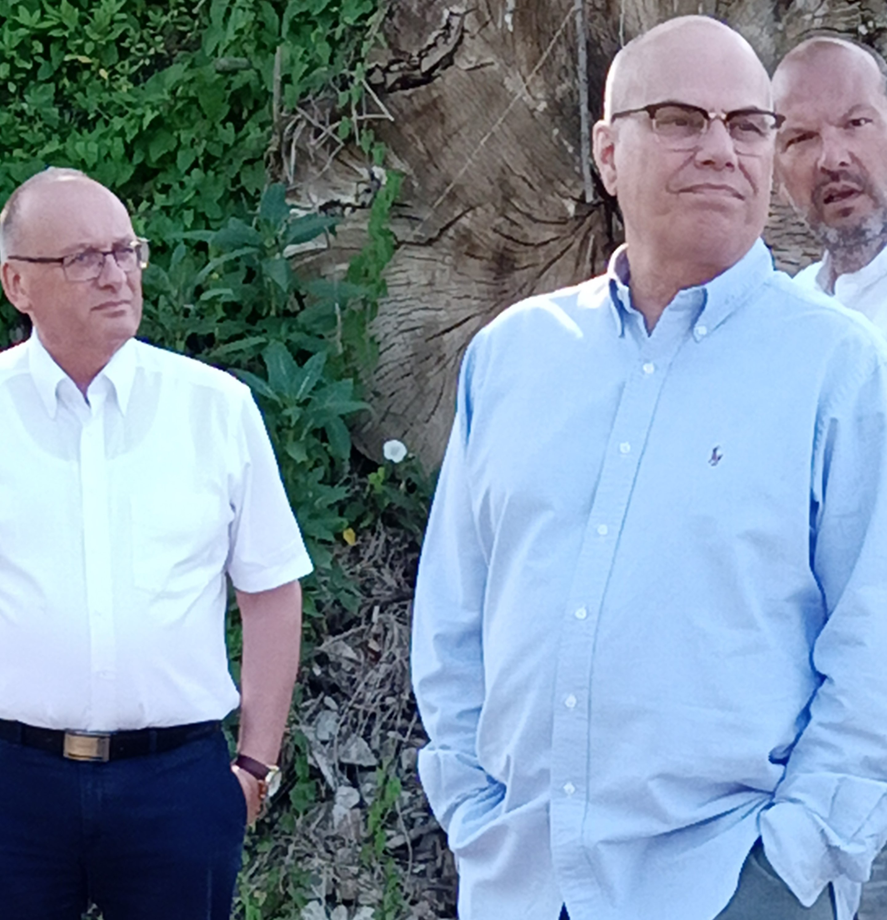Frank Knauer und Stefan Gollee, CEHATROL®Technology eG, und Oliver Wagener, Energiepark March PLC (Die Bildrechte liegen bei dem Verfasser der Mitteilung.) Frank Knauer und Stefan Gollee, CEHATROL®Technology eG, und Oliver Wagener, Energiepark March PLC (Die Bildrechte liegen bei dem Verfasser der Mitteilung.)