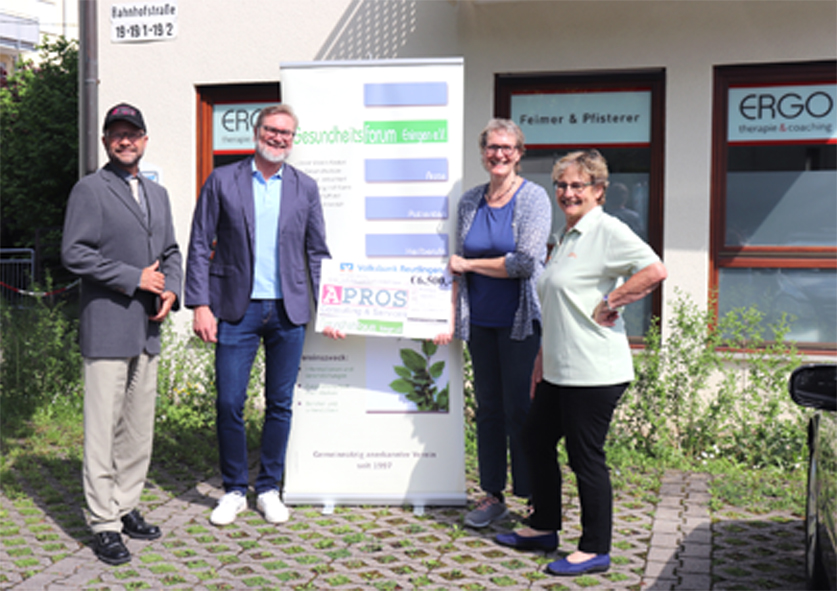 Aktive Unterstützung und 6500 Euro Spende der APROS Consulting an das Gesundheitsforum Eningen (Die Bildrechte liegen bei dem Verfasser der Mitteilung.)