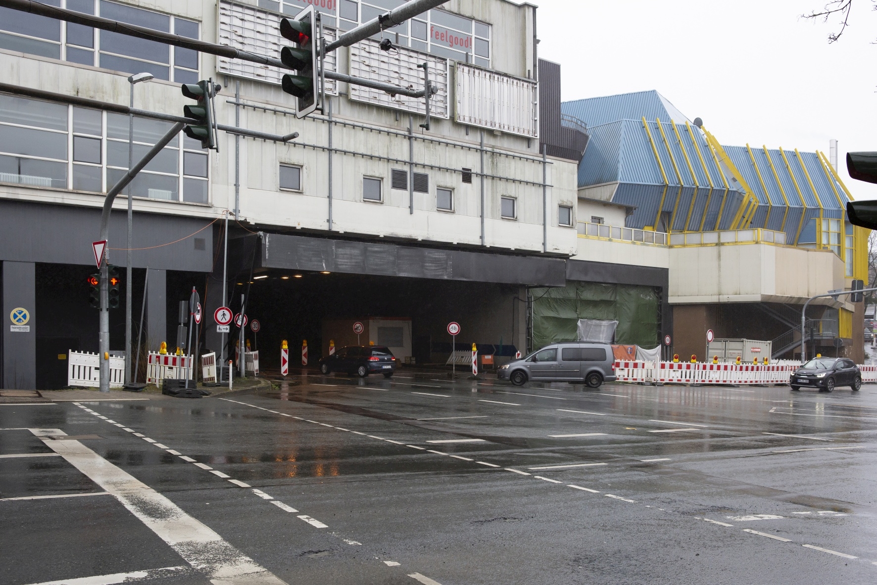 Durch den sanierungsbedürftigen Rathaustunnel in Lüdenscheid geht derzeit die Umleitung der A45. (Foto: Jan Stephan Hubrich/maxit)