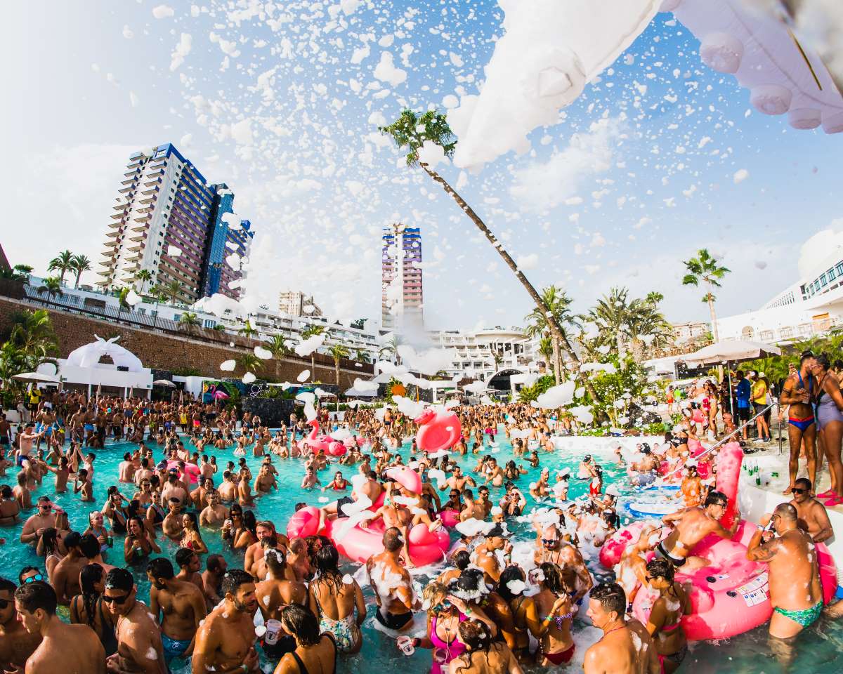 Lagoon Party im Hard Rock Hotel Tenerife (Bildquelle: Palladium Hotel Group) Lagoon Party im Hard Rock Hotel Tenerife (Bildquelle: Palladium Hotel Group)