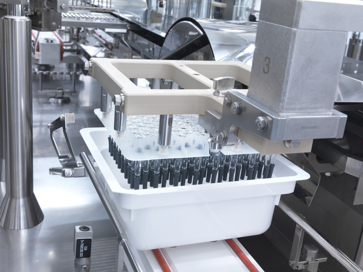 Vetter Pharma - Abfülllinie Spritze (© Vetter Pharma) Vetter Pharma - Abfülllinie Spritze (© Vetter Pharma)