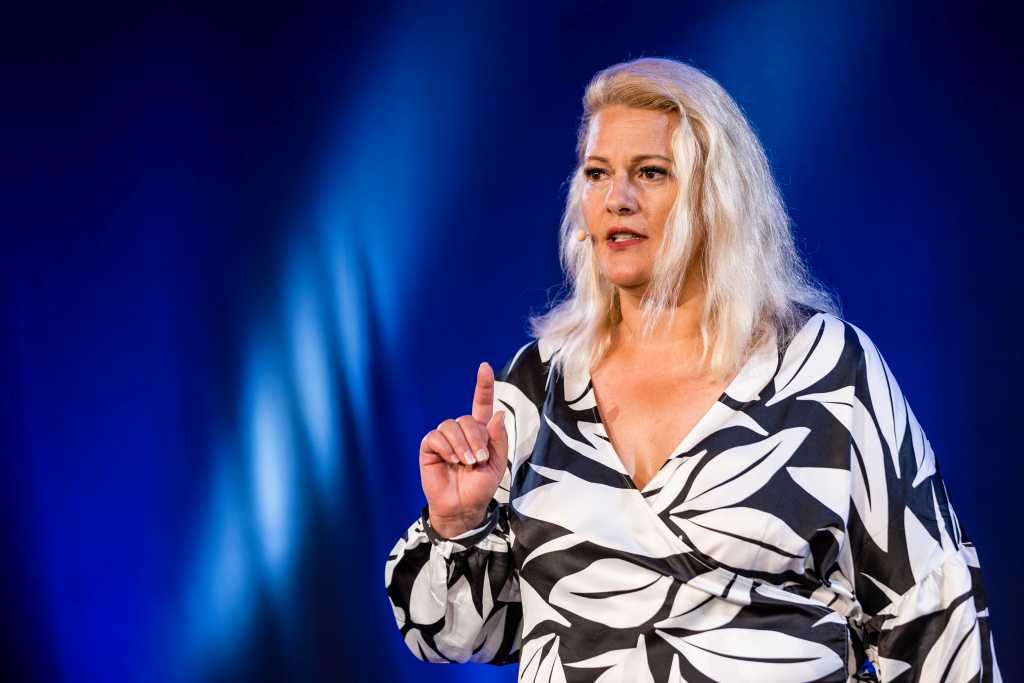 Nina Nitzler holt 2 Weltrekorde in 48 Stunden (Bildquelle: Dominik Pfau) Nina Nitzler holt 2 Weltrekorde in 48 Stunden (Bildquelle: Dominik Pfau)