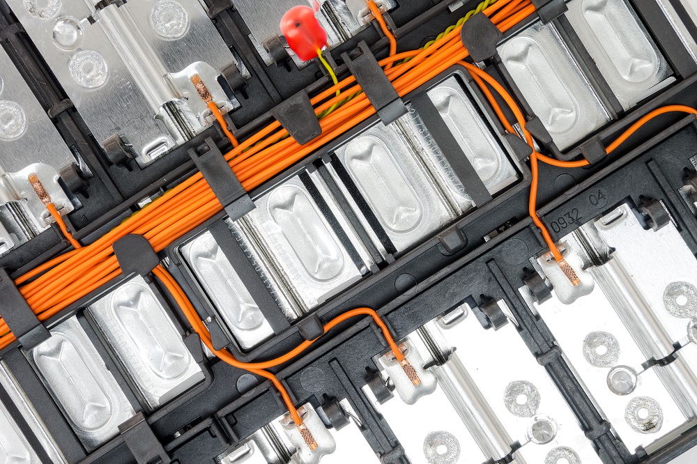 Teil einer Lithium-Ionen-Batterie eines Elektroautos (Bildquelle: AdobeStock_407415049) Teil einer Lithium-Ionen-Batterie eines Elektroautos (Bildquelle: AdobeStock_407415049)