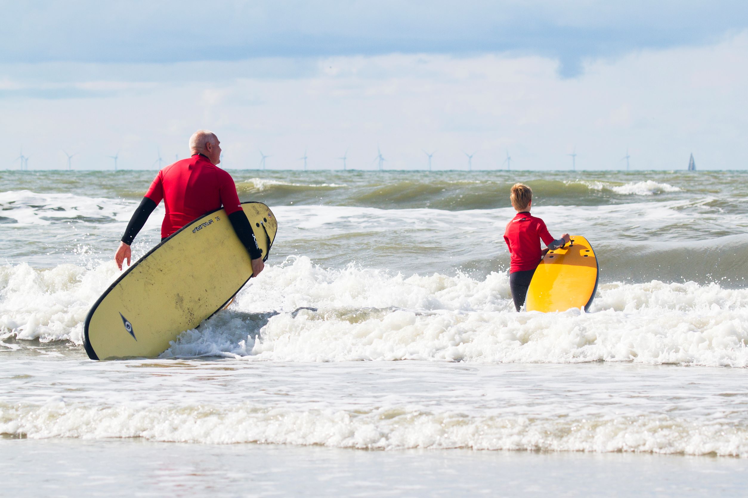 Wassersport für Jung und Alt (Bildquelle: First-Wave-Surfschool)