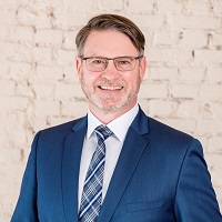 Matthias Leimpek ist Inhaber und Geschäftsführer der gleichnamigen Unternehmensberatung. Matthias Leimpek ist Inhaber und Geschäftsführer der gleichnamigen Unternehmensberatung.