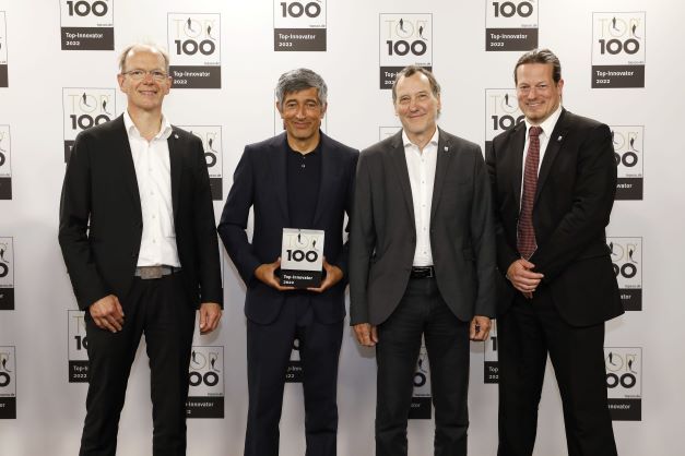 v.l. Gernot Feldhaus, Ranga Yogeshwar, Dr. Bernd Schönebeck (Geschäfts-führer), Karsten Lenkitsch (Bildquelle:©KD Busch/compamedia)