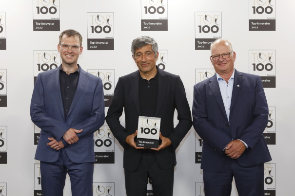Ranga Yogeshwar gratuliert der ENDEGS GmbH (Bildquelle: @ KD Busch / compamedia) Ranga Yogeshwar gratuliert der ENDEGS GmbH (Bildquelle: @ KD Busch / compamedia)
