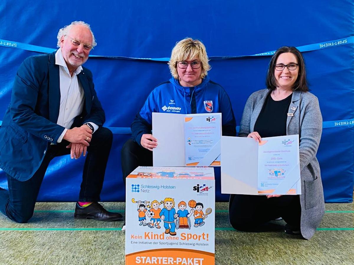 Übergabe des Starterpakets von Schleswig-Holstein Netz, Teil der HanseWerk-Gruppe. Übergabe des Starterpakets von Schleswig-Holstein Netz, Teil der HanseWerk-Gruppe.
