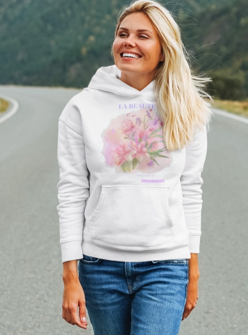 Oversized Hoodie von BLOOMINIC (Die Bildrechte liegen bei dem Verfasser der Mitteilung.) Oversized Hoodie von BLOOMINIC (Die Bildrechte liegen bei dem Verfasser der Mitteilung.)