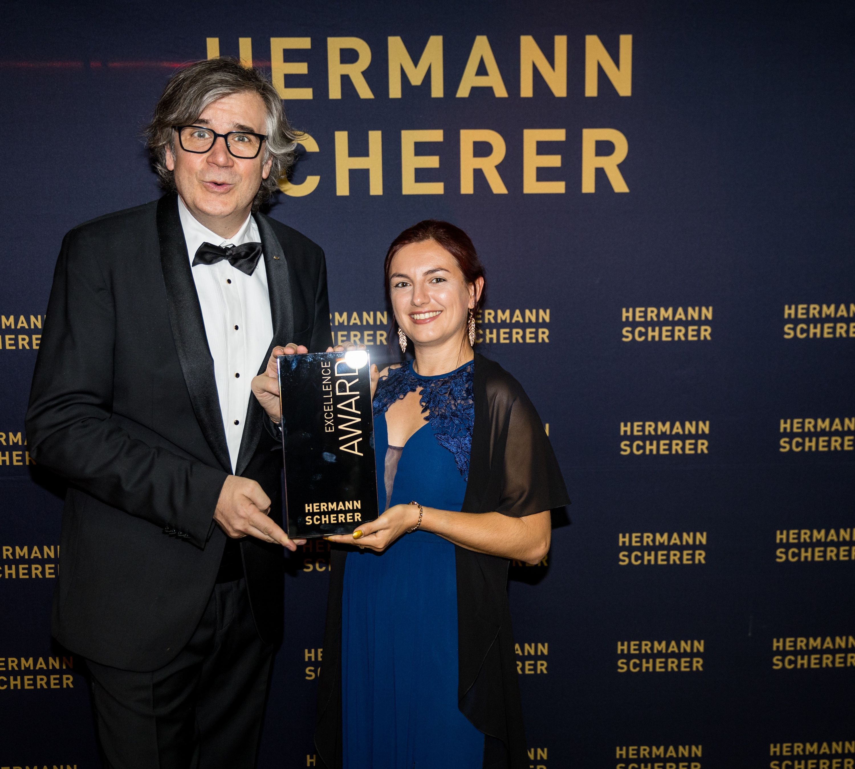 Übergabe des Excellence Awards (Bildquelle: @ Dominik Pfau) Übergabe des Excellence Awards (Bildquelle: @ Dominik Pfau)
