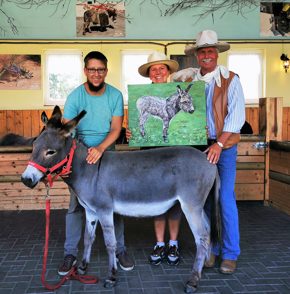 Annette u. AndréEngelhardt (Ballermann Ranch) mit Tierpate Ingo Richelmann und Eselin Sally (Die Bildrechte liegen bei dem Verfasser der Mitteilung.)