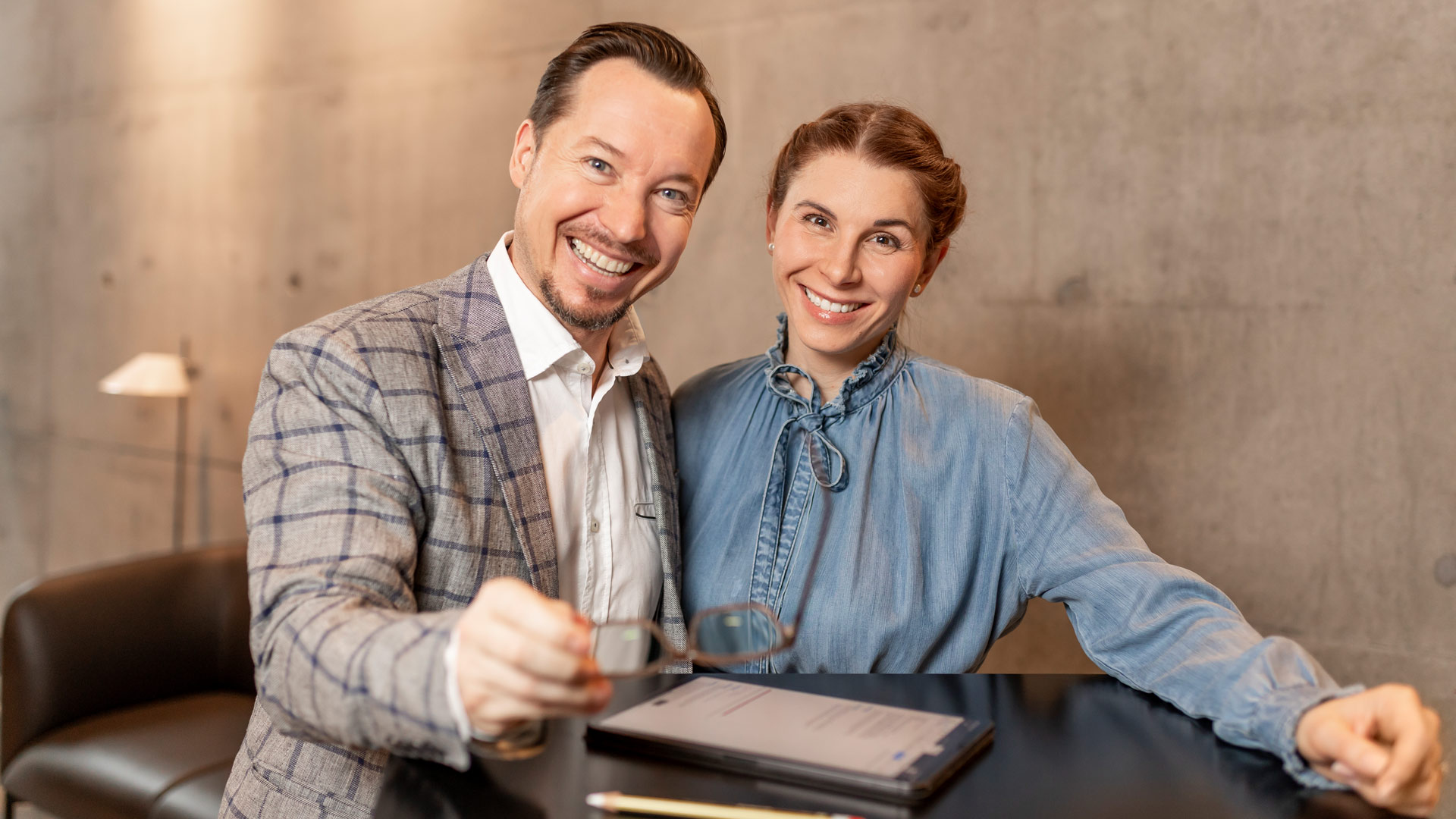 Denise und Egon Schiebelüber die Bedeutung von gesunden Mitarbeitenden in der Transformation. (Die Bildrechte liegen bei dem Verfasser der Mitteilung.)