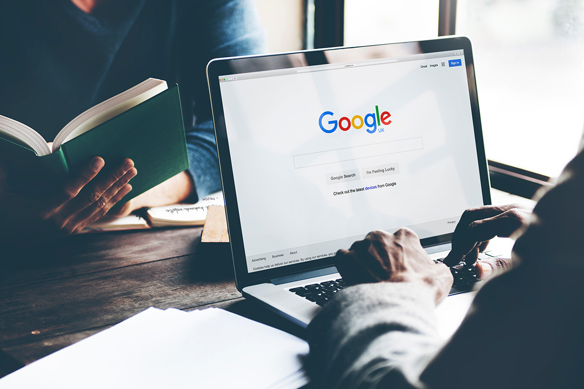 Google mit seinem Core Update im Mai 2022 (Bildquelle: @envato-elements) Google mit seinem Core Update im Mai 2022 (Bildquelle: @envato-elements)