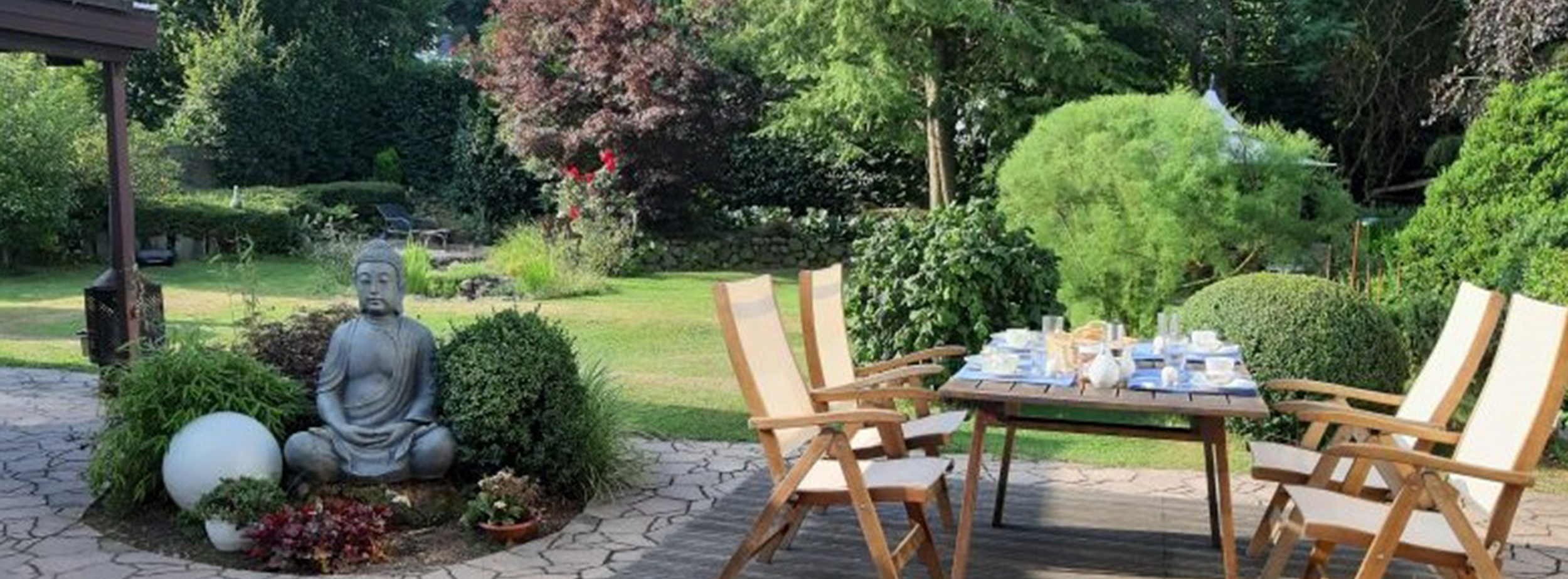 Terrasse und Garten der Pension Hainbuch (Bildquelle: Pension Hainbuch)