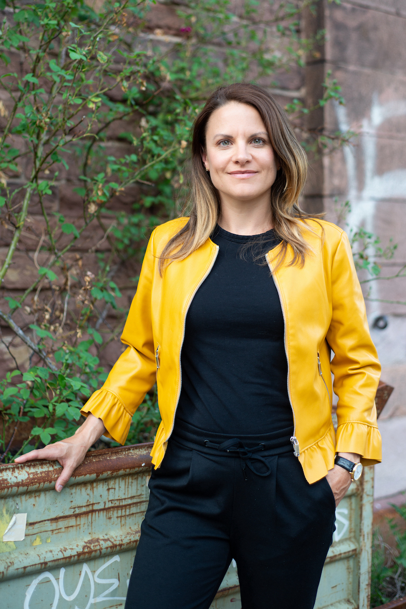 AutenSys Geschäftsführerin Stefanie Jelinek setzt sich mit ihrem Team für die Energiewende ein (Bildquelle: Stefanie Kettenring) AutenSys Geschäftsführerin Stefanie Jelinek setzt sich mit ihrem Team für die Energiewende ein (Bildquelle: Stefanie Kettenring)