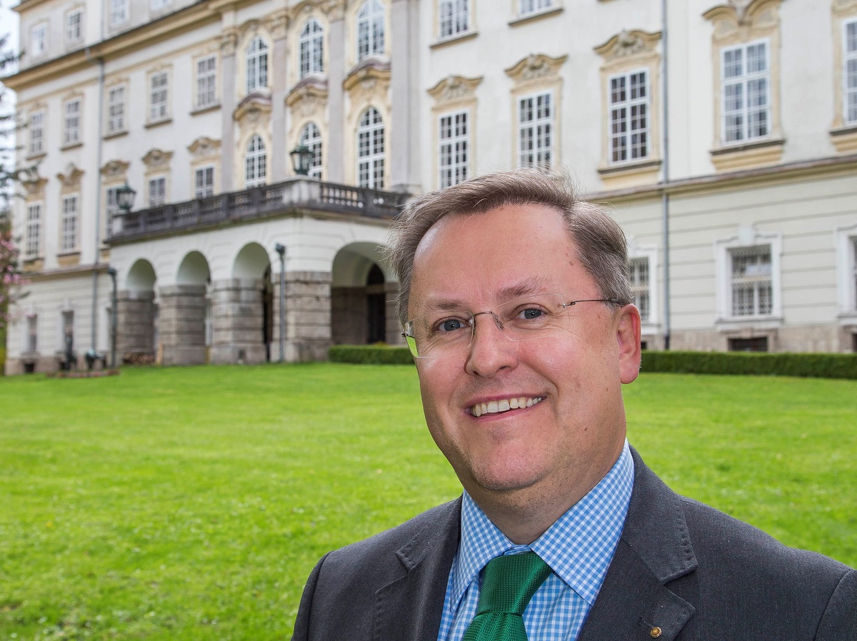 IfM-GF Wolfgang Reiger am inspirierenden Veranstaltungsort Schloss Leopoldskron Salzburg