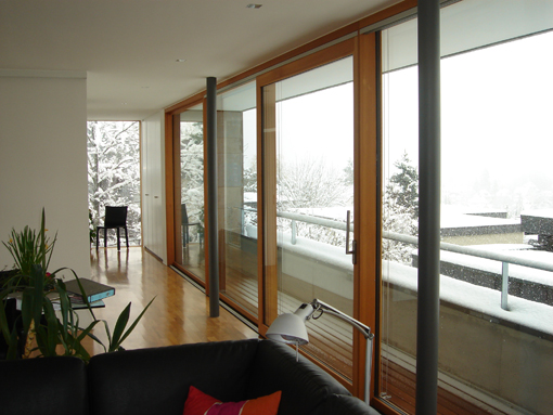 Weil Energie teuer ist, lohnen sich moderne Energiesparfenster aus Holz bzw. Holz-Aluminium. (Bildquelle: BPH/Schillinger) Weil Energie teuer ist, lohnen sich moderne Energiesparfenster aus Holz bzw. Holz-Aluminium. (Bildquelle: BPH/Schillinger)