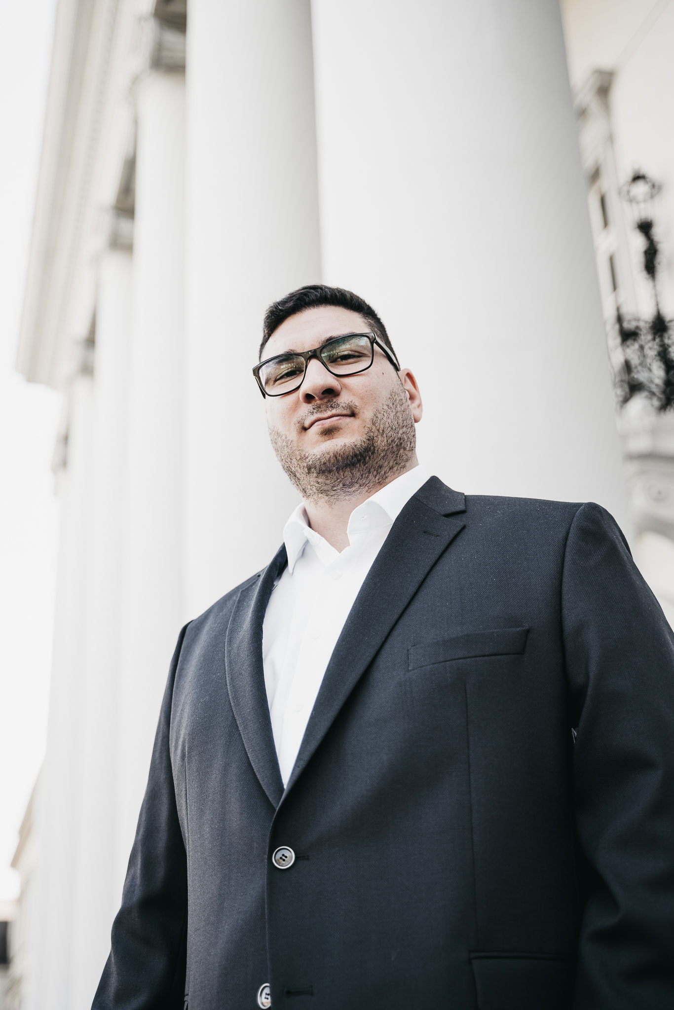 Cüneyt Karatas, der Geschäftsführer von Karatas Consulting zeigt seinen Kundinnen und Kunden, wie sie gutes Personal finden. Cüneyt Karatas, der Geschäftsführer von Karatas Consulting zeigt seinen Kundinnen und Kunden, wie sie gutes Personal finden.
