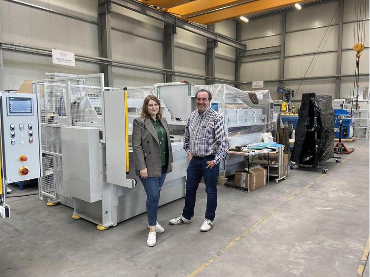 Jennifer Ring und Andreas Ring, beide Geschäftsführung der Ring Maschinenbau GmbH (Bildquelle: Ring Group) Jennifer Ring und Andreas Ring, beide Geschäftsführung der Ring Maschinenbau GmbH (Bildquelle: Ring Group)