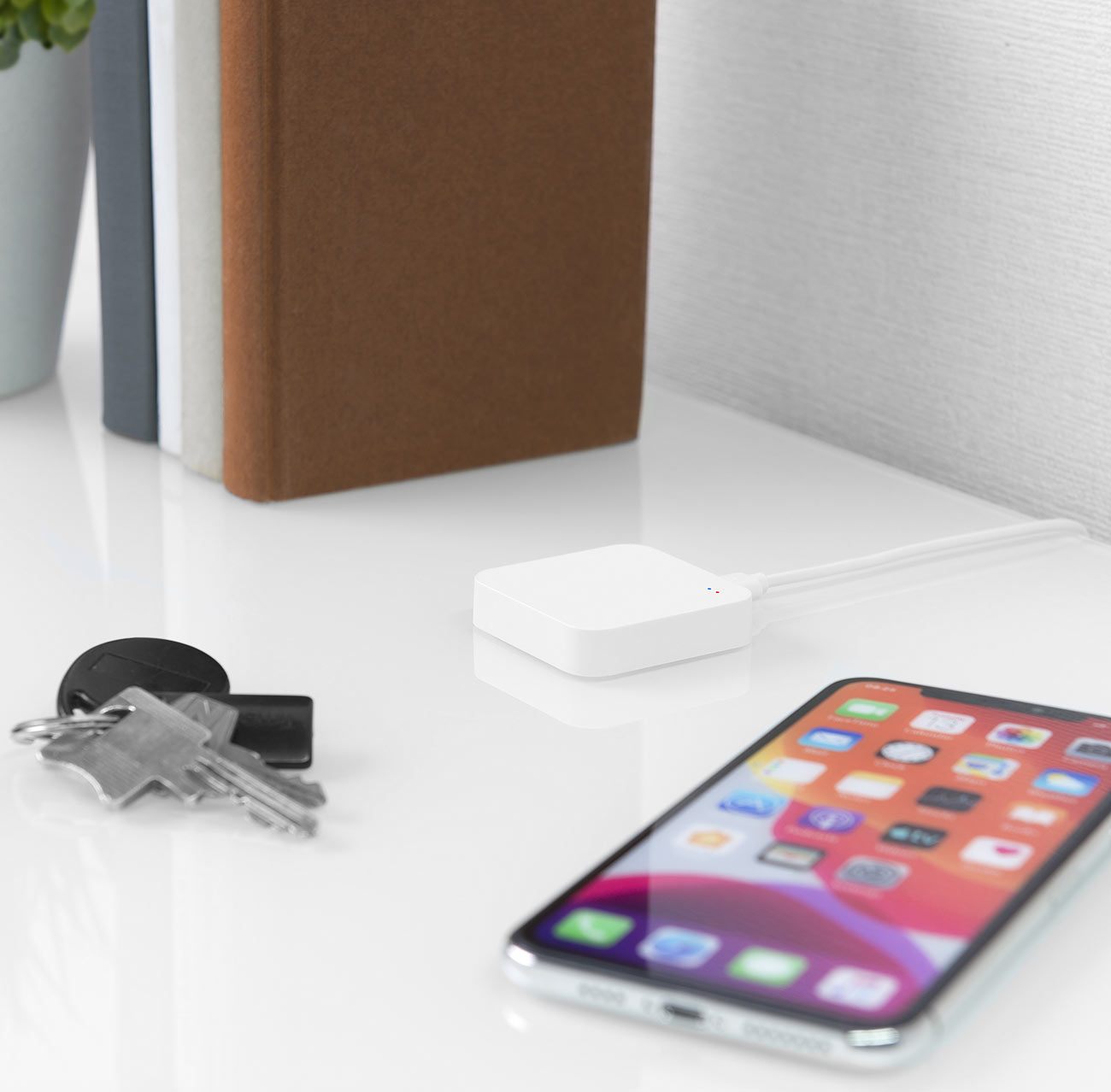 Luminea Home Control WLAN-Gateway für ZigBee- und Bluetooth-kompatible ELESION-Geräte, www.pearl.de (Die Bildrechte liegen bei dem Verfasser der Mitteilung.)